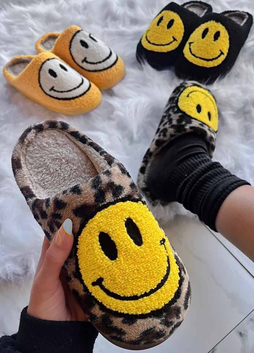 ‘SMILEY’ leopard slippers