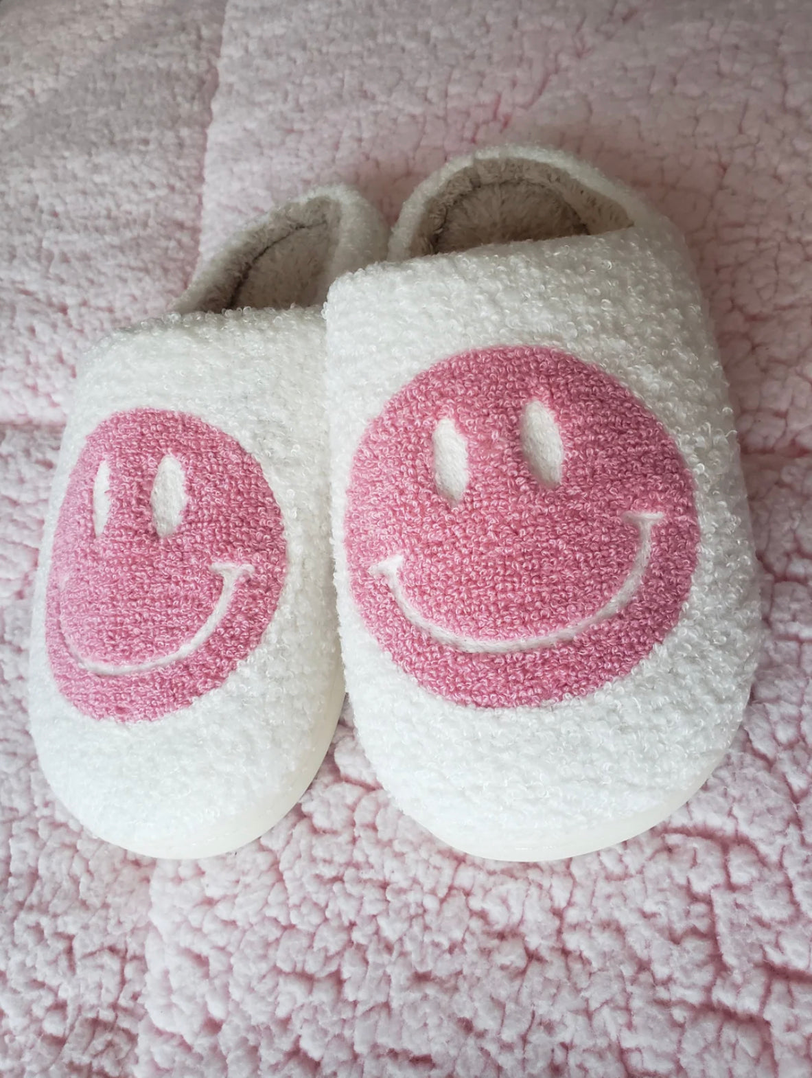 ‘SMILEY’ white/pink slippers