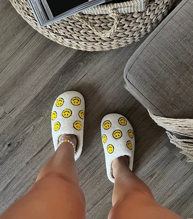 ‘SMILEY’ white slippers