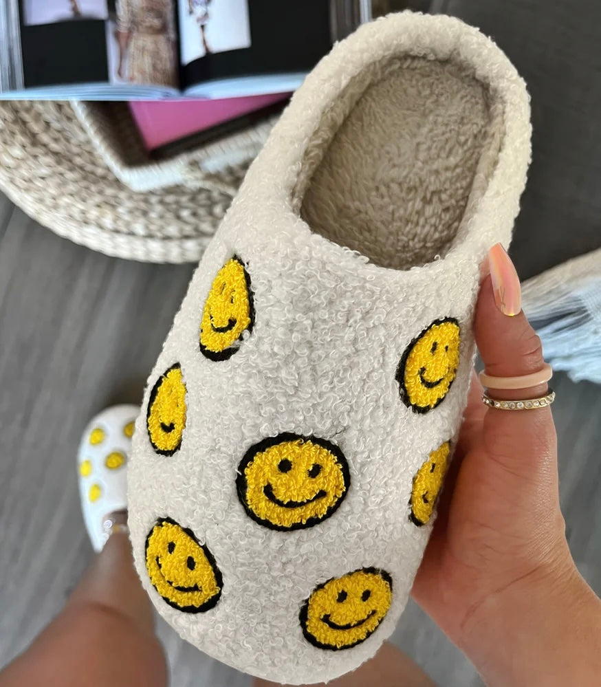 ‘SMILEY’ white slippers