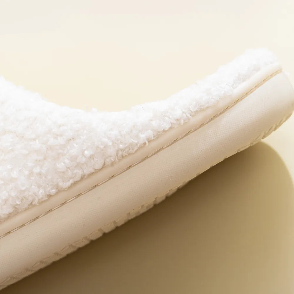 ‘SMILEY’ white slippers