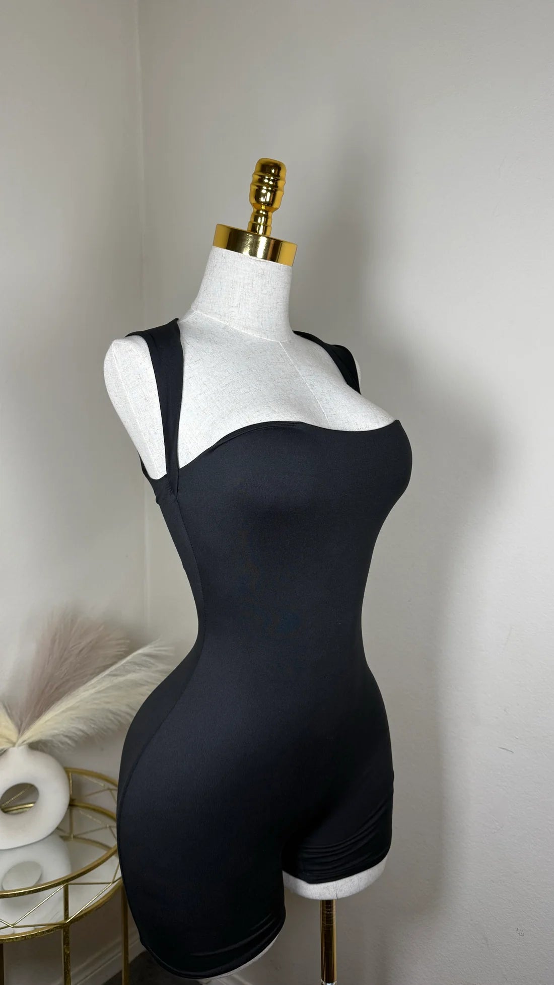 ‘ZAVEAH’ romper (2 colors)